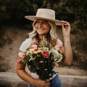 Meet your Posher, Abby